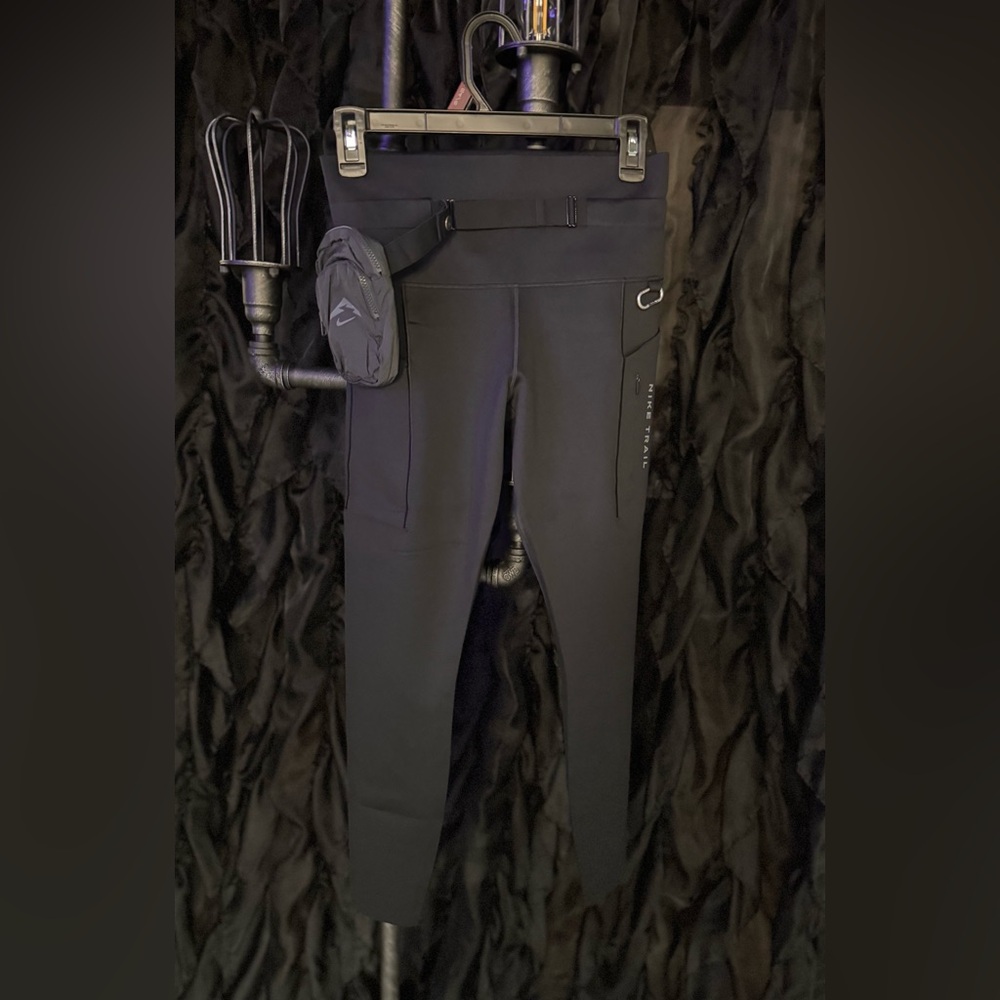 Nike trail leggings